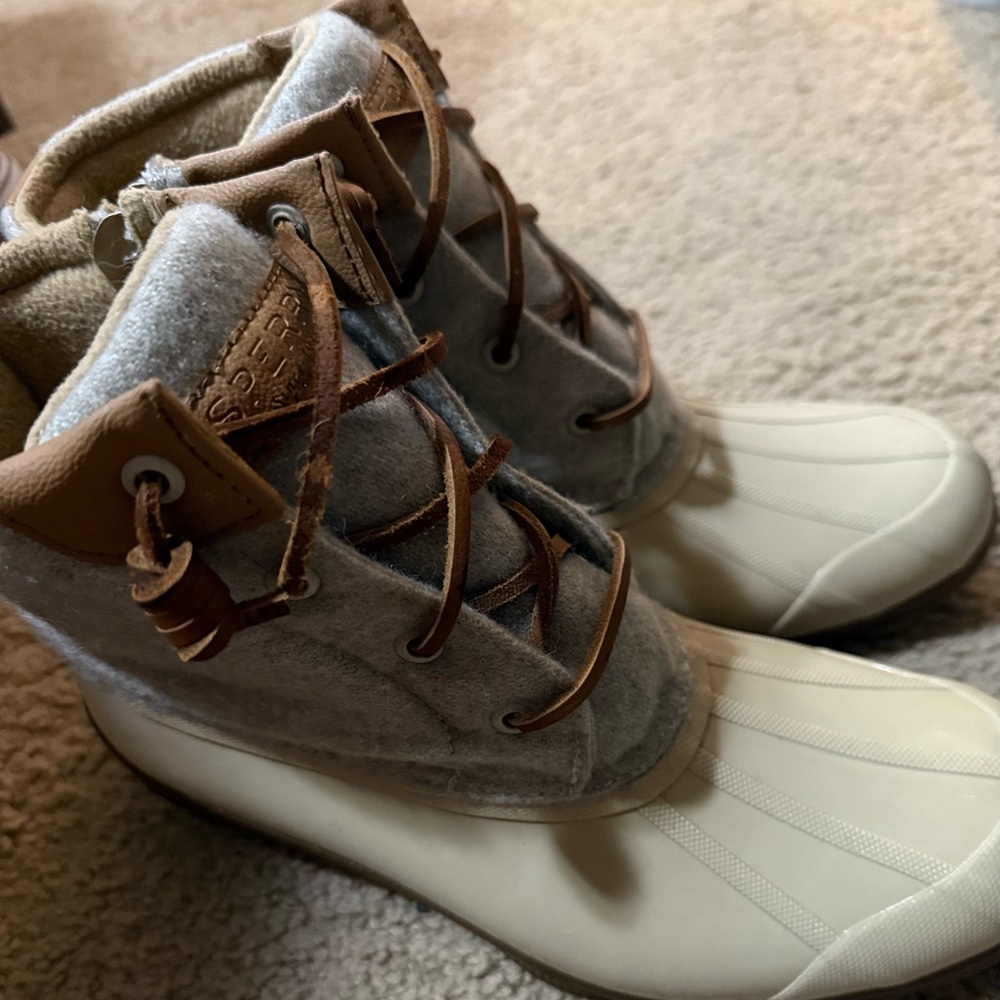 🍂Sperry Cream and Gray Lace-Up Boots🍂☔️ - Picture 6 of 9
